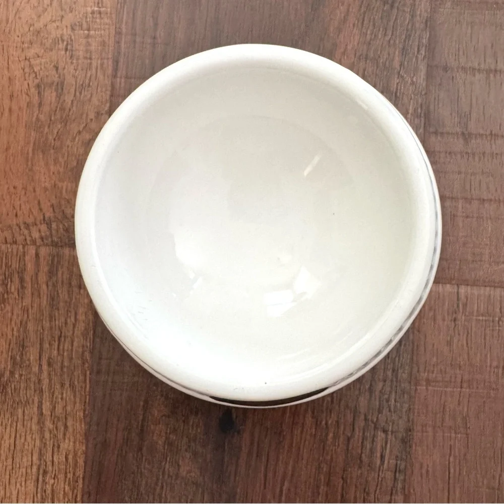 Ceramic cat food or water dish